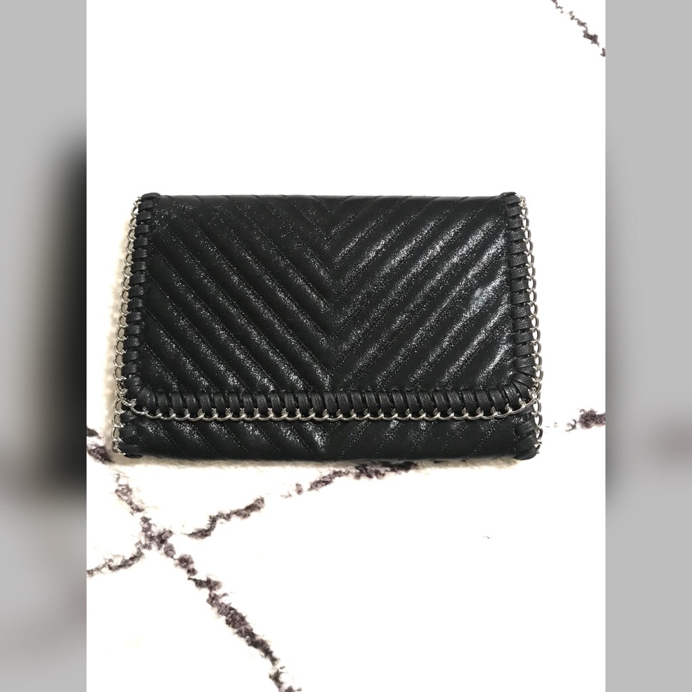 🆕 shiny vegan leather clutch
